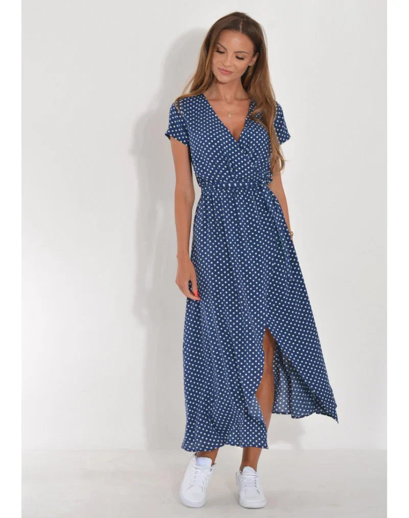 Julia - Elegant Dress with V-Neck and Shaping Fit