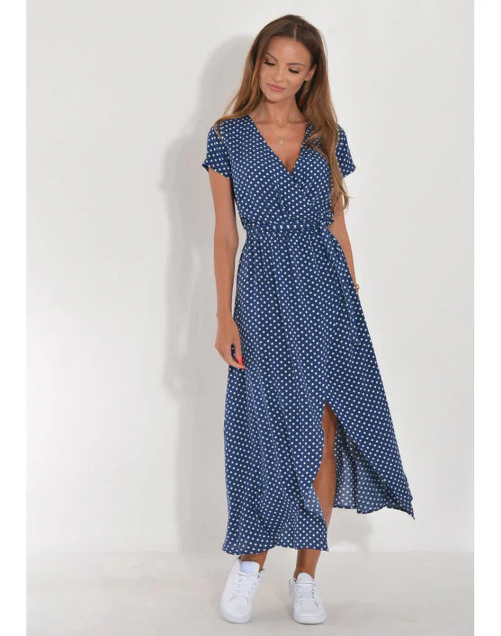 Julia - Elegant Dress with V-Neck and Shaping Fit