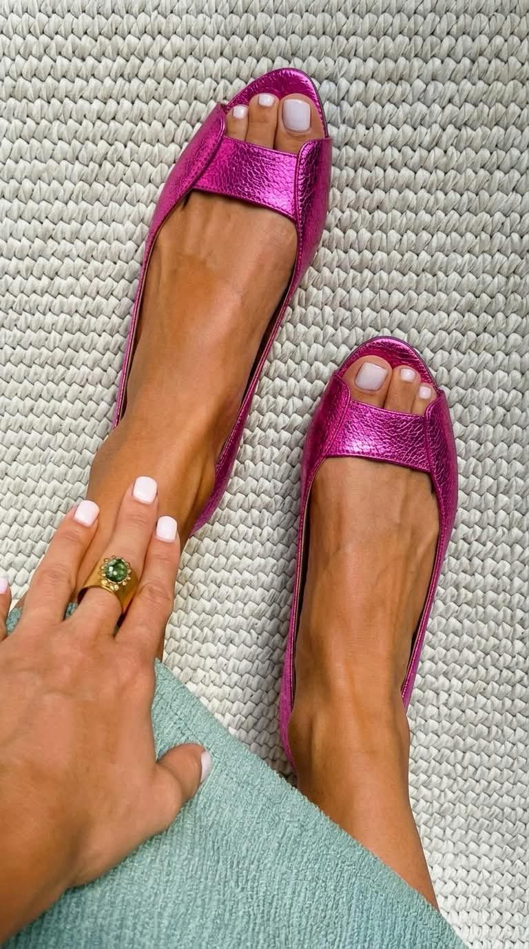 ADELINA | COMFORTABLE AND ELEGANT GOLDEN SANDALS